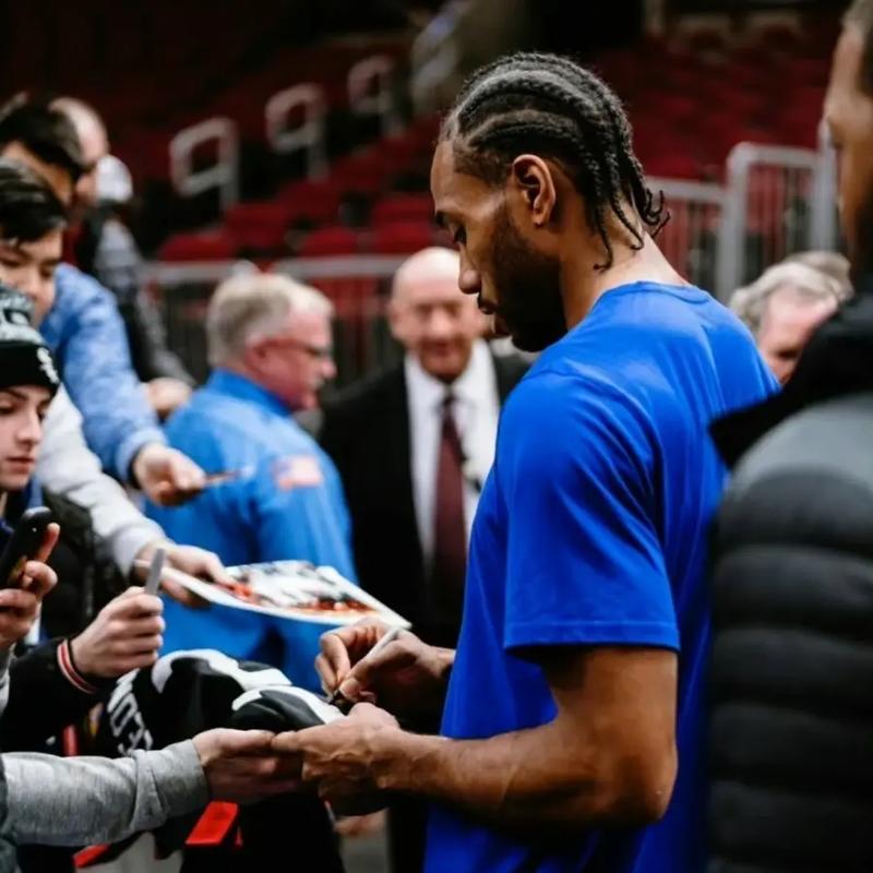 官方：葡萄牙主帅马丁内斯当选加泰罗尼亚足协年度最佳教练（官方：加泰罗尼亚足协评选葡萄牙主帅马丁内斯为年度最佳教练）