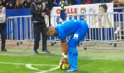 斯普利特：我们正在练习不同的防守策略，大家精神状态都很好