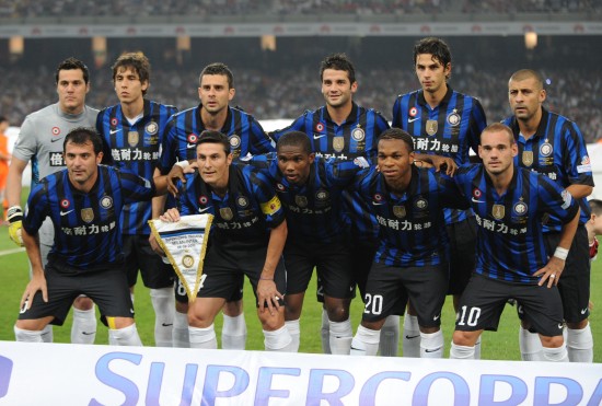 斯普利特：我们正在练习不同的防守策略，大家精神状态都很好（斯普利特：多种防守战术同步演练，全队士气高昂）