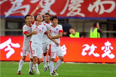 尤文vs乌迪内斯：伊尔迪兹、乔纳森-戴维首发，麦肯尼出战（尤文迎战乌迪内斯：伊尔迪兹、乔纳森-戴维首发，麦肯尼在列）