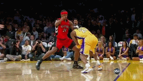 斯卢茨基：遗憾连续两年错失冠军，我们有时只能用2-3名外援（斯卢茨基谈连两季无缘冠军：有时外援只能上2-3人）