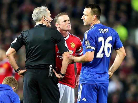 记者观赛｜轮椅篮球的 “手” 速对决（场边直击｜轮椅篮球的手速之战）