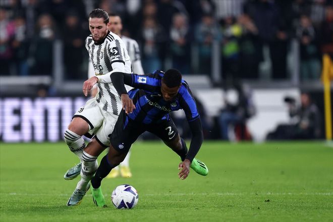 亚亚-图雷：瓜迪奥拉是毒蛇，我妻子说他不是男人还很坏（亚亚-图雷怒斥瓜迪奥拉：是条毒蛇，妻子称其不像个男人而且很坏）