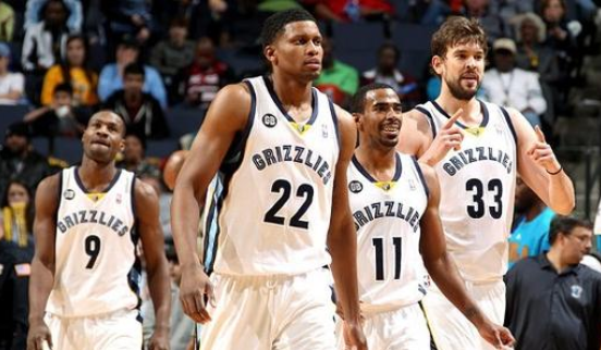 雷迪克：我们稳住了对手反扑的势头，面对不利判罚处理得当（雷迪克：我们顶住了对方的反扑，对不利判罚的应对很到位）