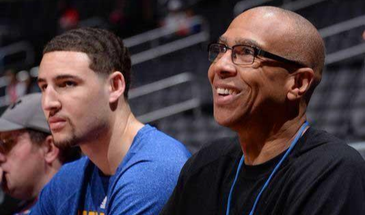 罗马诺：曼联要等谢什科伤情确定后再与齐尔克泽讨论未来（罗马诺：曼联待谢什科伤情明朗后再与齐尔克泽商谈未来）