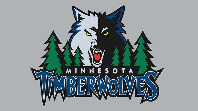 跟队：米兰双雄在为新球场找命名商，目标带来每年超2000万欧收入（记者：米兰双雄为新球场招募冠名商，年收入目标超过2000万欧元）