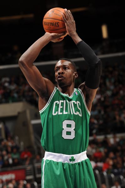 记者：明天青岛西海岸代理主帅毛雷尔携里切利参加赛前发布会（明日青岛西海岸代理主帅毛雷尔将与里切利出席赛前发布会）