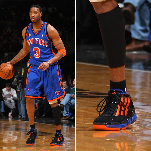 WAZ评沙尔克球员表现：两边翼卫灾难发挥，卡里乌斯超神（WAZ球员评分：沙尔克双翼卫灾难级失常，卡里乌斯神级发挥）